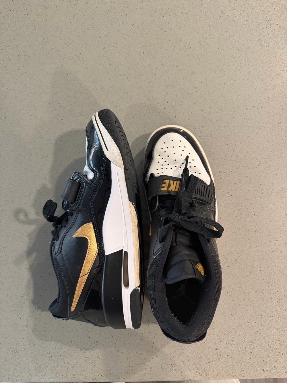 Air Jordan Legacy low Black and Gold Low-Top Sneakers